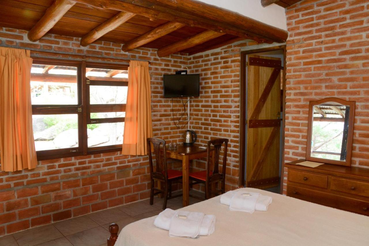 La Toma Complejo De Montana - Cabanas Y Habitaciones En Hosteria Mina Clavero Exteriér fotografie